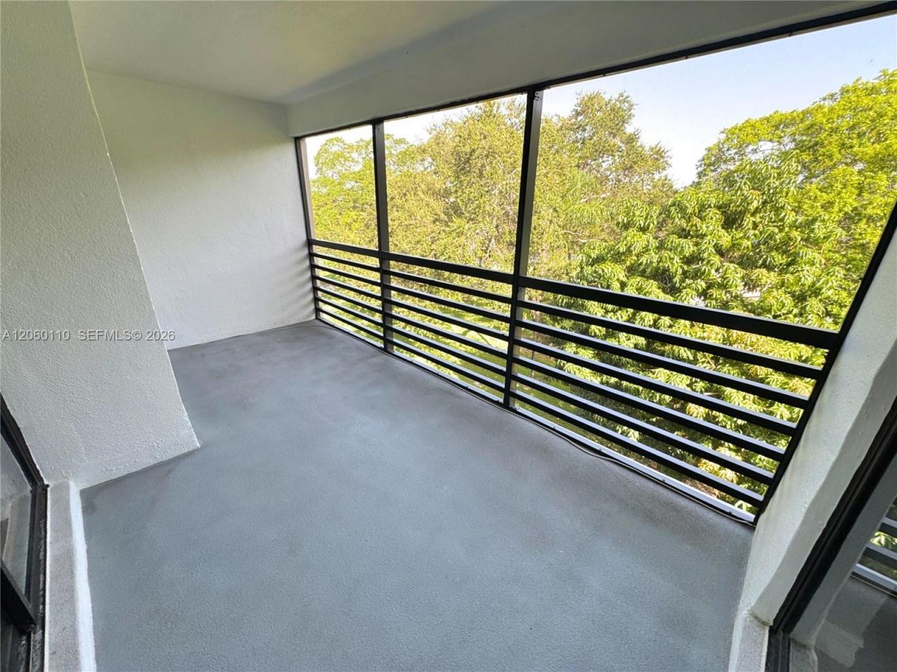 2324 S Cypress Bend Dr, Unit 415, Pompano Beach, FL 33069 Photo