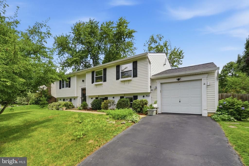 7021 Bedrock Road, Alexandria, VA 22306 Main Photo