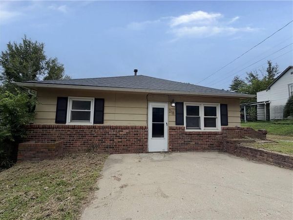 218 Highland Avenue, Lexington, MO 64067