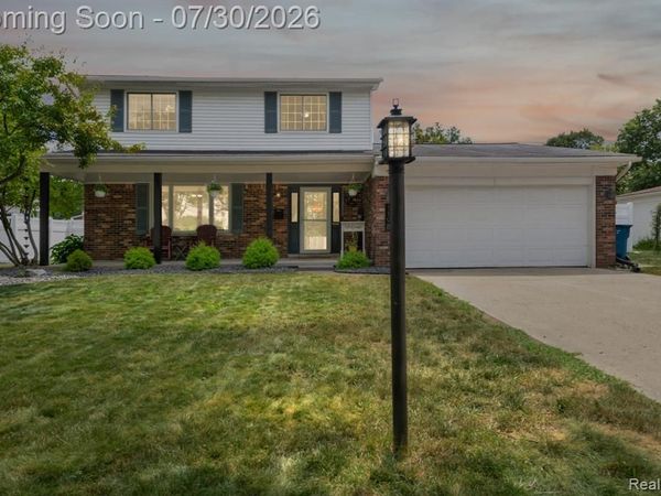 1198 Ashley Drive, Troy, MI 48085