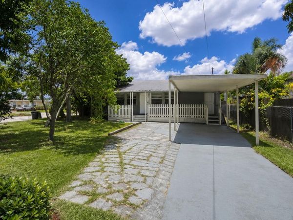 5317 Garden Avenue, West Palm Beach, FL 33405
