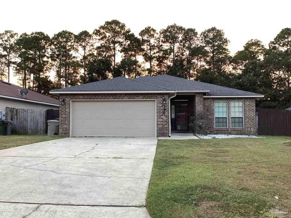 196 Millet Cir, Cantonment, FL 32533