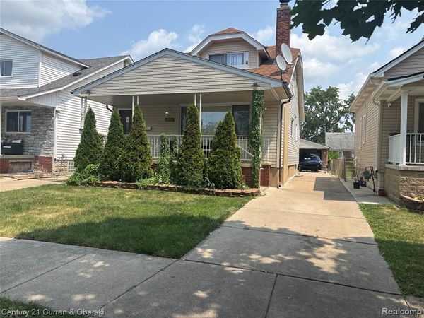 6910 Maple Street , Dearborn, MI 48126