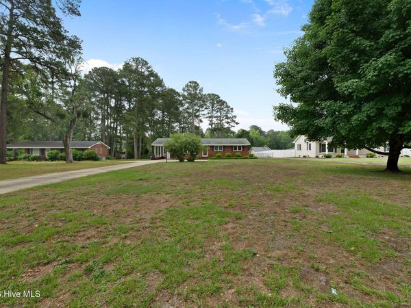 1089 Old Grantham Road , Goldsboro, NC 27530