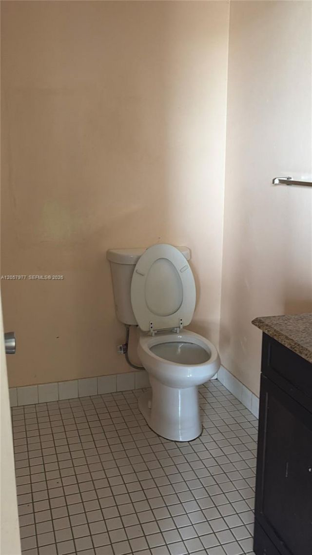 505 Spencer Dr, Unit 315, West Palm Beach, FL 33409 Photo