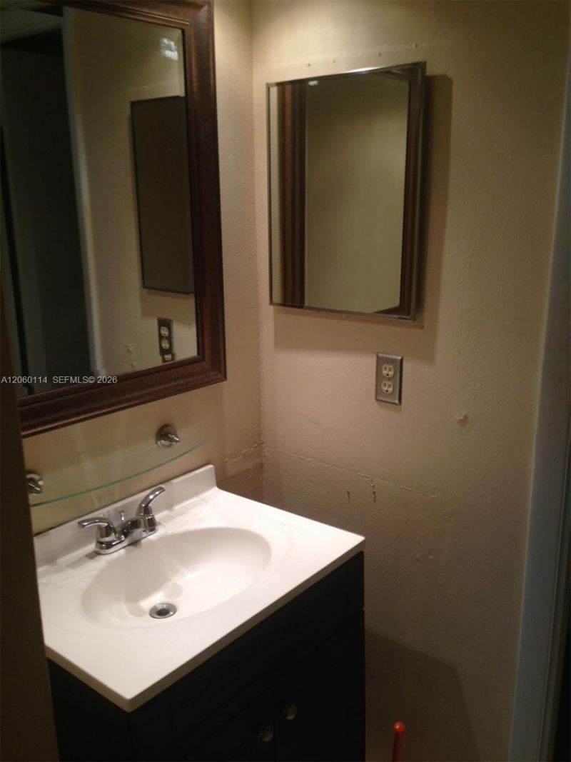 6101 N Falls Cir Dr, Unit 409, Lauderhill, FL 33319 Photo