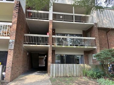 500 Umstead Drive, Unit 106-c, Chapel Hill, NC 27516