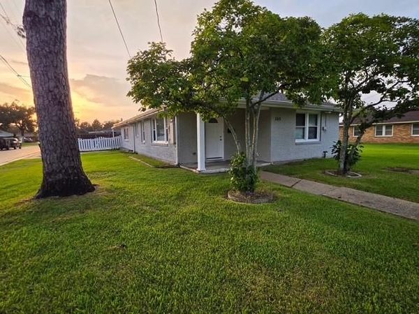 300 N BENGAL Road , Metairie, LA 70003