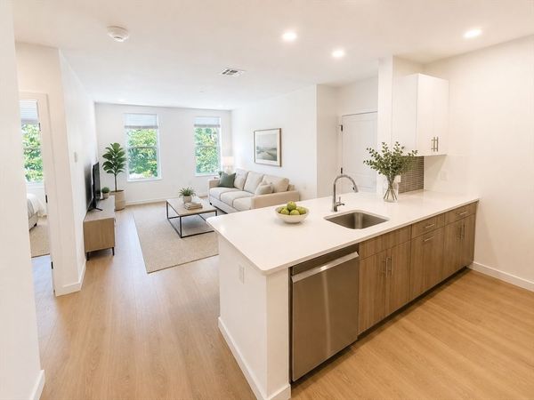 40 Centre St, Unit 303, Brookline, MA 02446