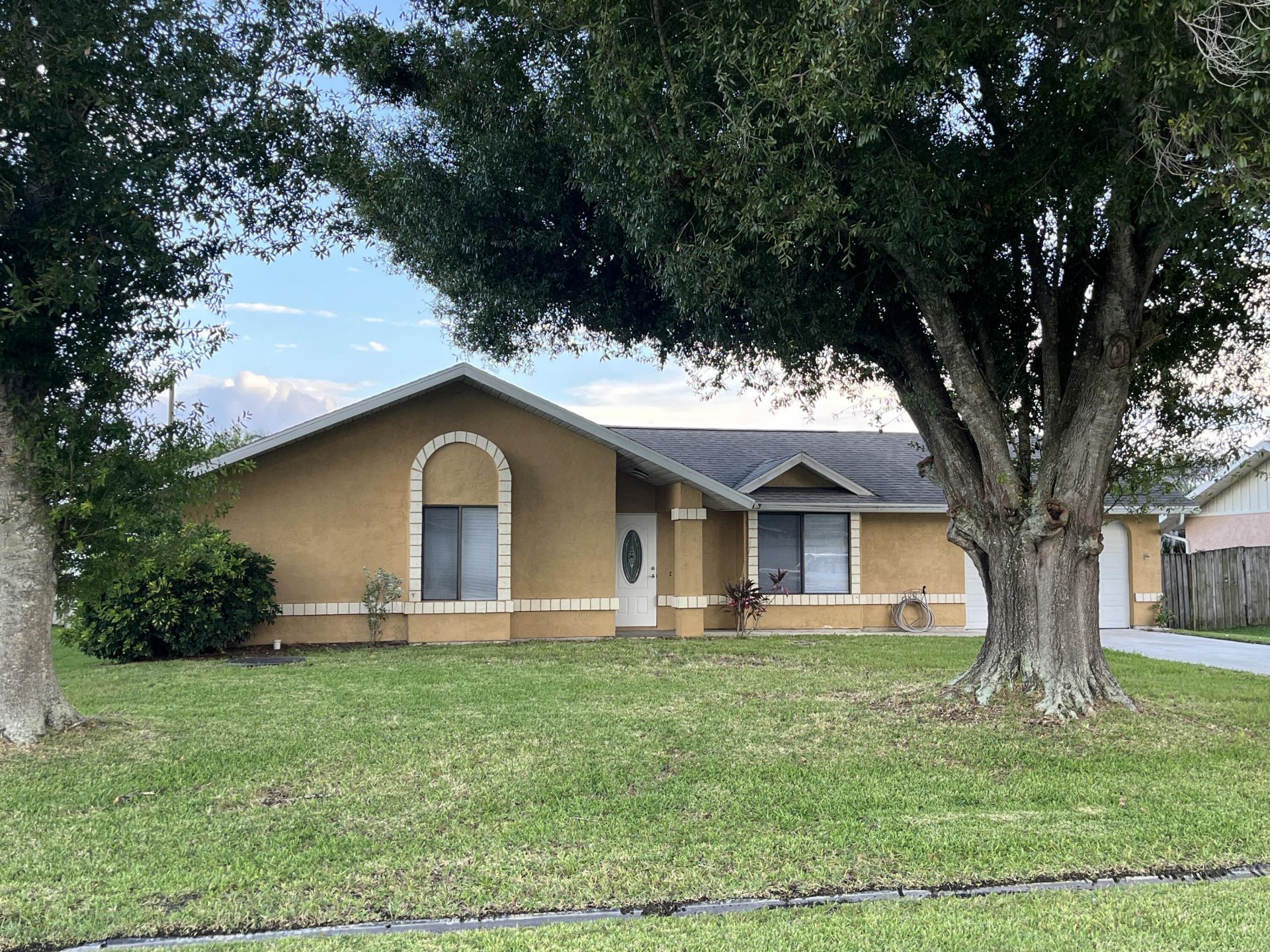 1258 SE Mc Farlane Avenue, Port Saint Lucie, FL 34952 Photo