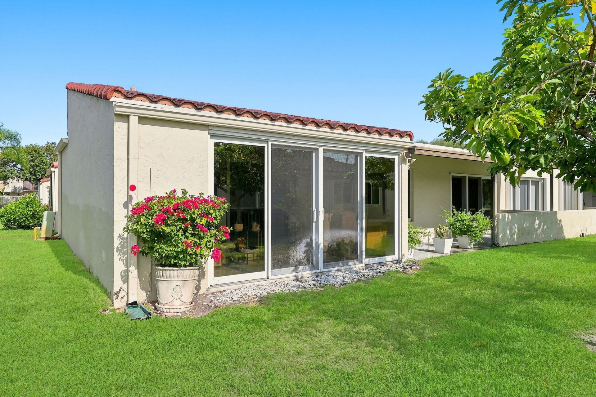 2532 Boundbrook Drive S, Unit 107, Palm Springs, FL 33406 Photo