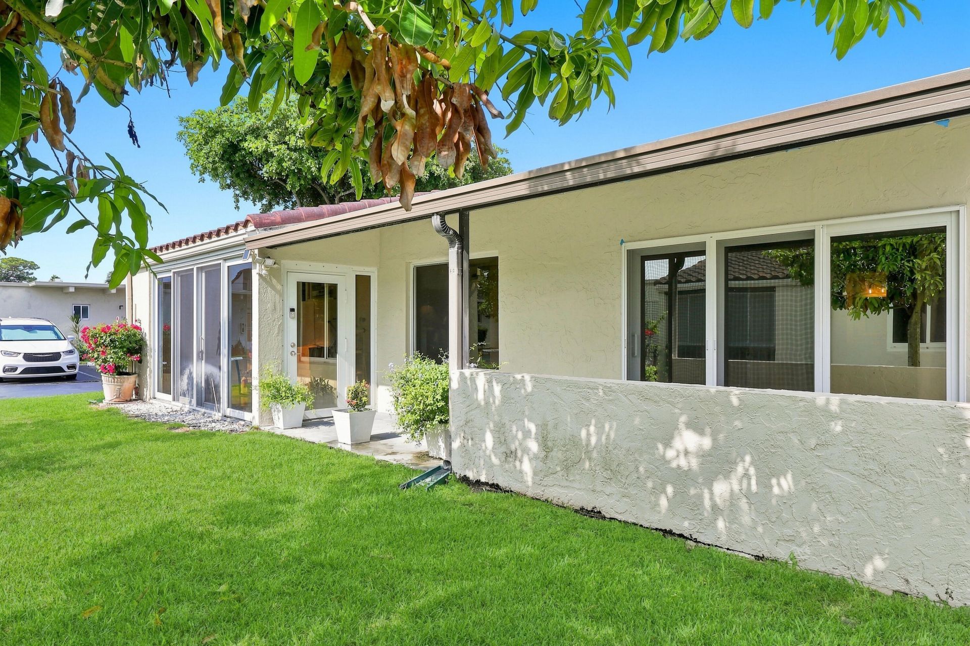 2532 Boundbrook Drive S, Unit 107, Palm Springs, FL 33406 Photo