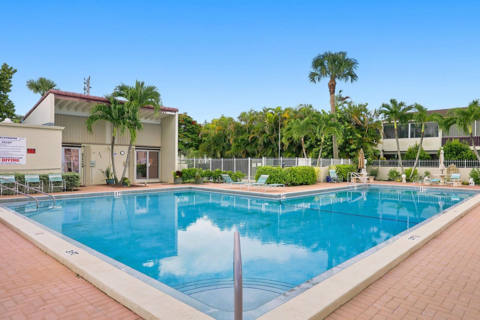 2532 Boundbrook Drive S, Unit 107, Palm Springs, FL 33406 Photo