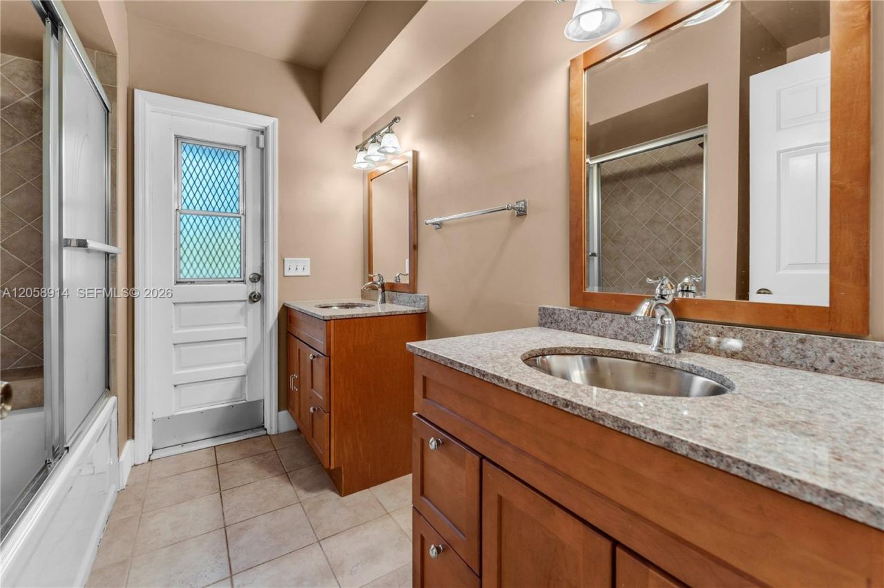 12731 NW 1st St , Plantation, FL 33325 Photo