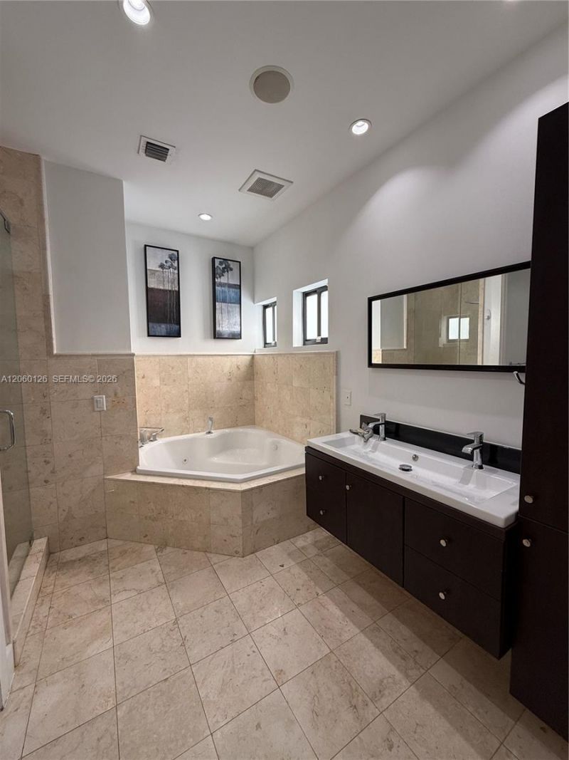 8881 SW 28th St, Miami, FL 33165 Photo