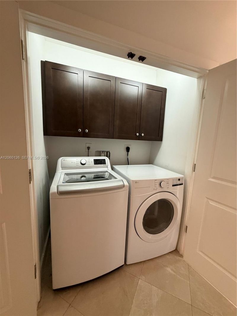 8881 SW 28th St, Miami, FL 33165 Photo