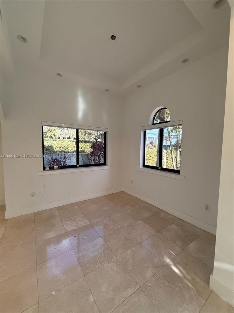 8881 SW 28th St, Miami, FL 33165 Photo