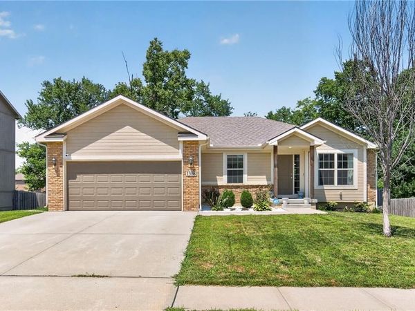 1308 NW Hilltop Lane, Grain Valley, MO 64029