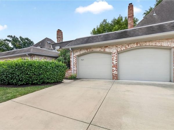 7621 W 102nd Street, Overland Park, KS 66212