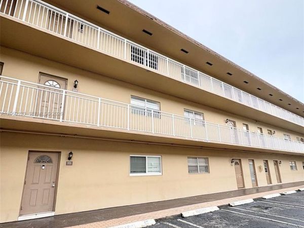 5011 W Oakland Park Blvd , Unit 310, Lauderdale Lakes, FL 33313
