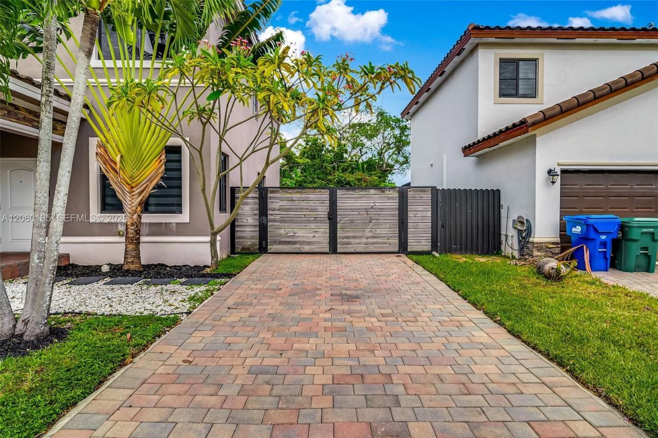 23061 SW 114th Path, Miami, FL 33170 Photo