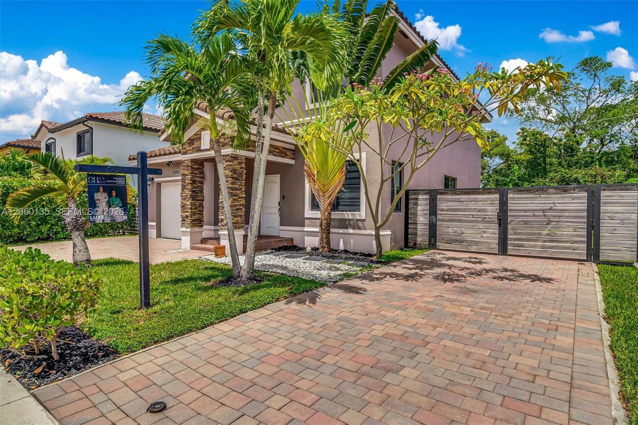 23061 SW 114th Path, Miami, FL 33170 Photo
