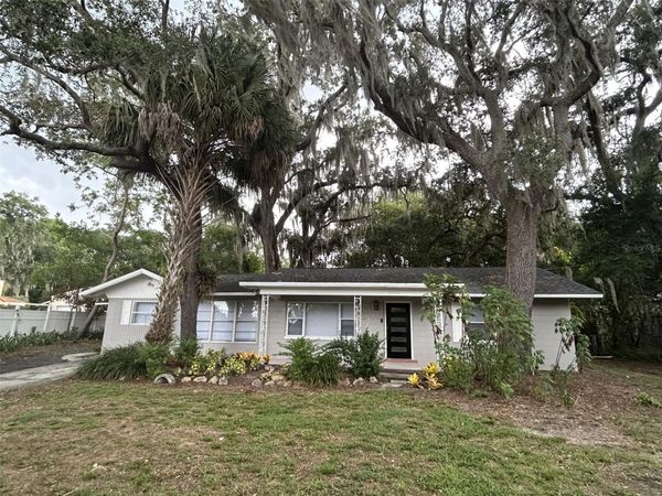 2899 E CROOKED LAKE DRIVE , EUSTIS, FL 32726