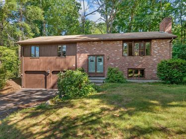 312 Walnut Hill Avenue, Manchester, NH 03104