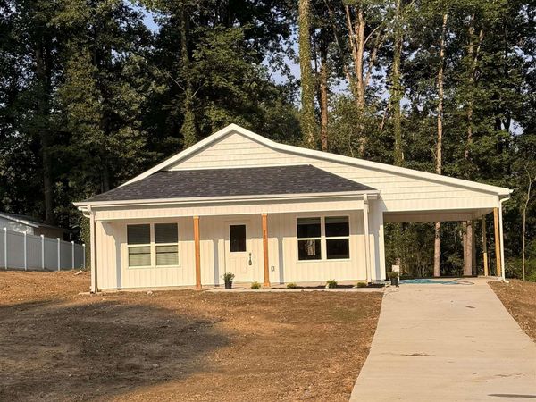 72 10th Street NW, Arab, AL 35016