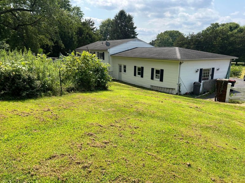 7904 Dorsey Mill Road SE, Heath, OH 43056 Photo 2