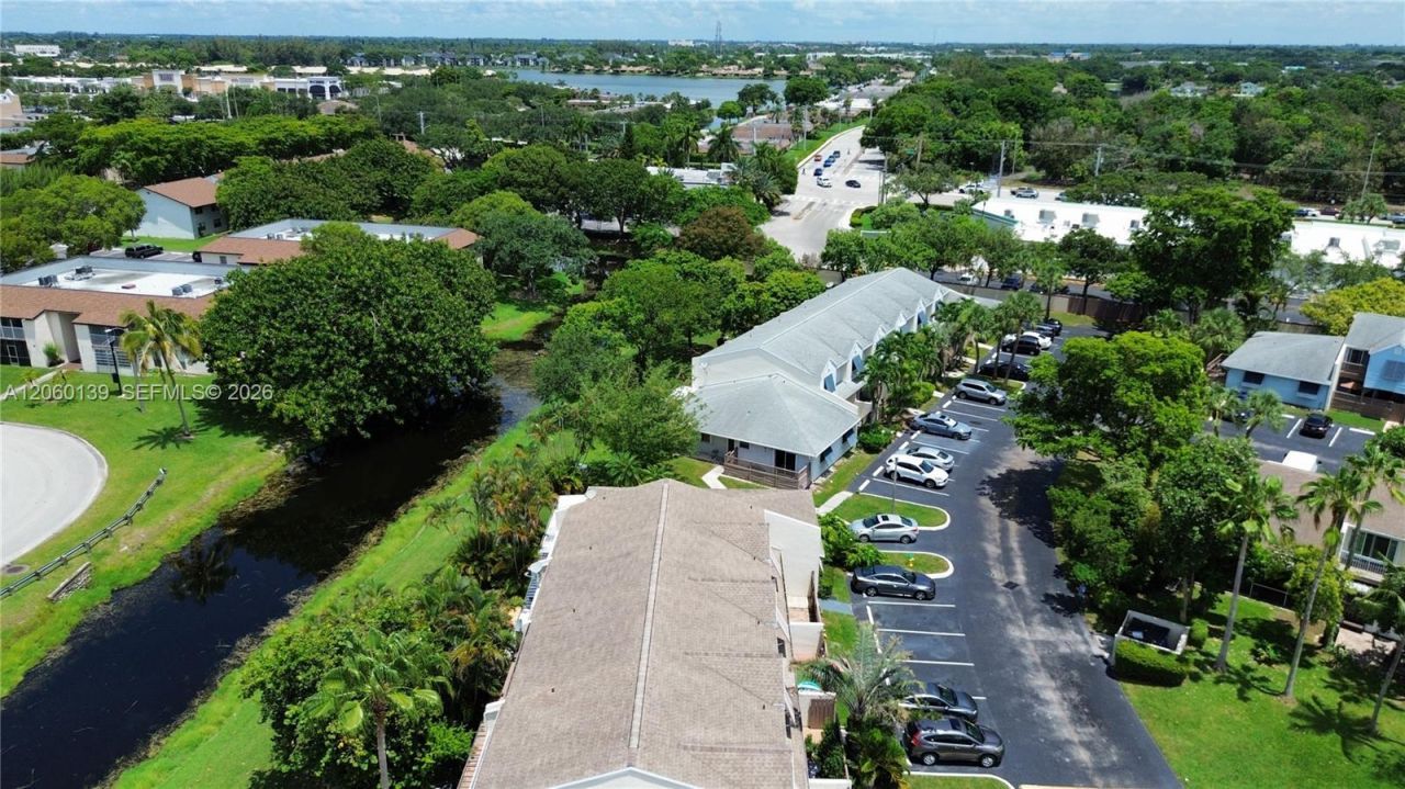 309 W Hemingway Cir, Margate, FL 33063 Photo