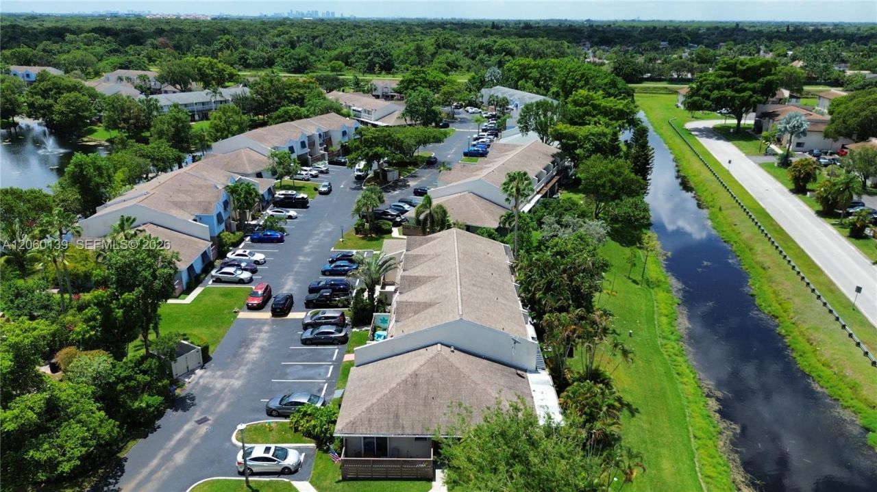 309 W Hemingway Cir, Margate, FL 33063 Photo
