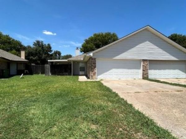 7501 April Lane, North Richland Hills, TX 76182