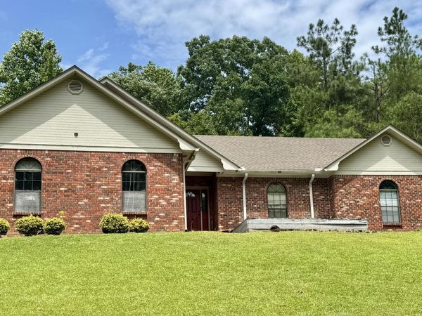 174 White Oak Drive, Grenada, MS 38901