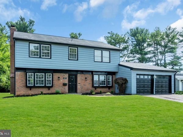 61 TRIANGLE LANE, WILLINGBOROUGH, NJ 08046