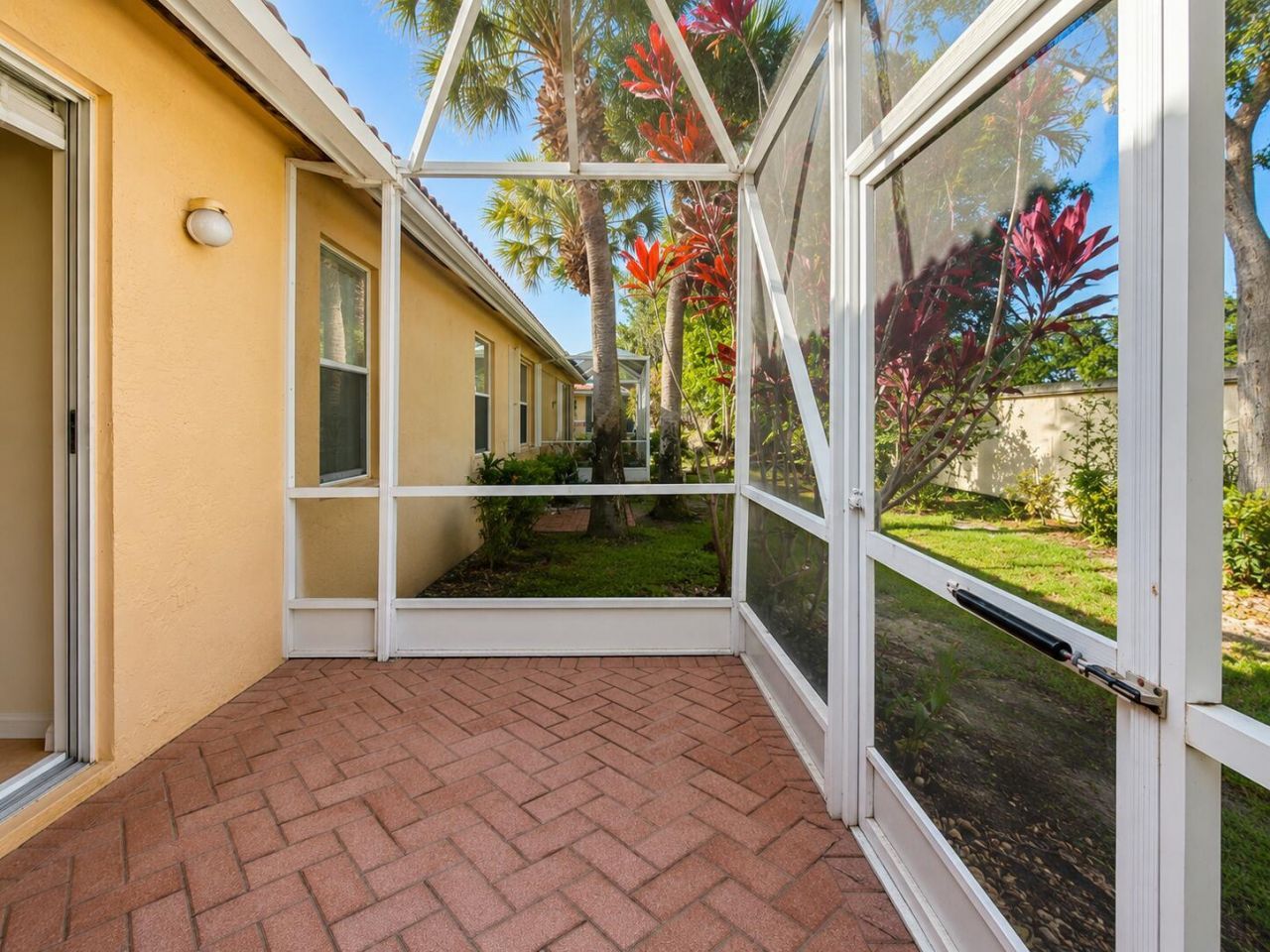 12598 Crystal Pointe Drive, Unit B, Boynton Beach, FL 33437 Photo