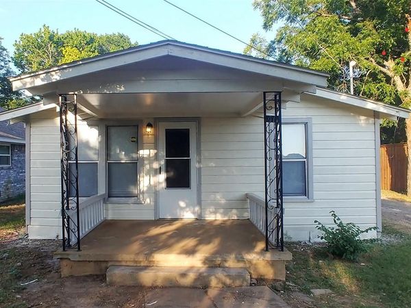 411 S Bradshaw Street , Denton, TX 76205