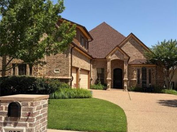 837 Merion Drive , Fort Worth, TX 76028