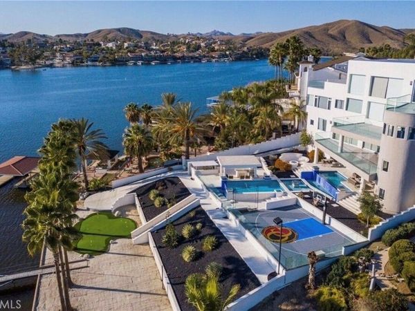 22250 San Joaquin Drive W, Canyon Lake, CA 92587