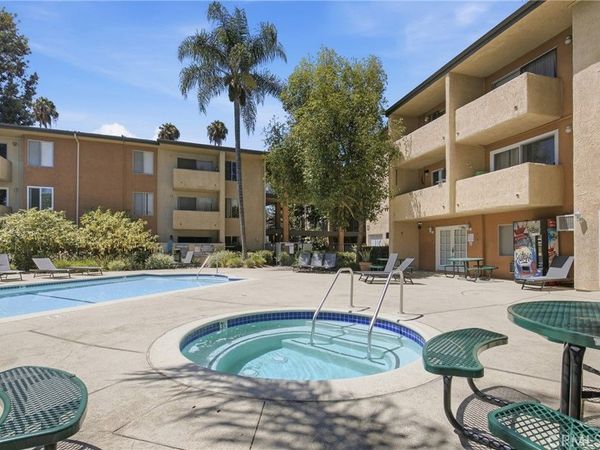15425 Sherman, Unit 101, Van Nuys, CA 91406
