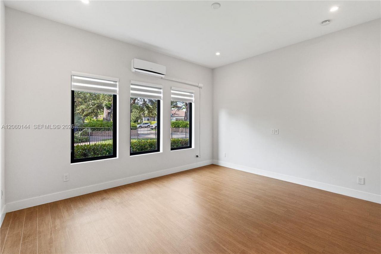 3472 Emerson Ln, Unit 00, Hollywood, FL 33312 Photo