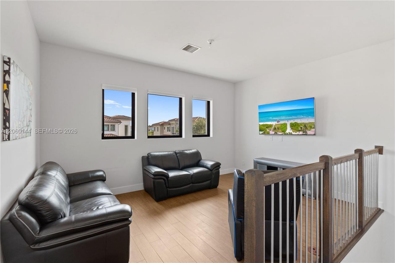 3472 Emerson Ln, Unit 00, Hollywood, FL 33312 Photo