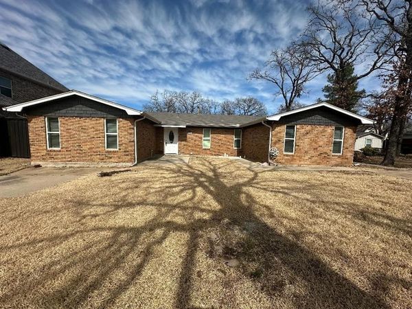 532 Oak Grove Lane , Coppell, TX 75019