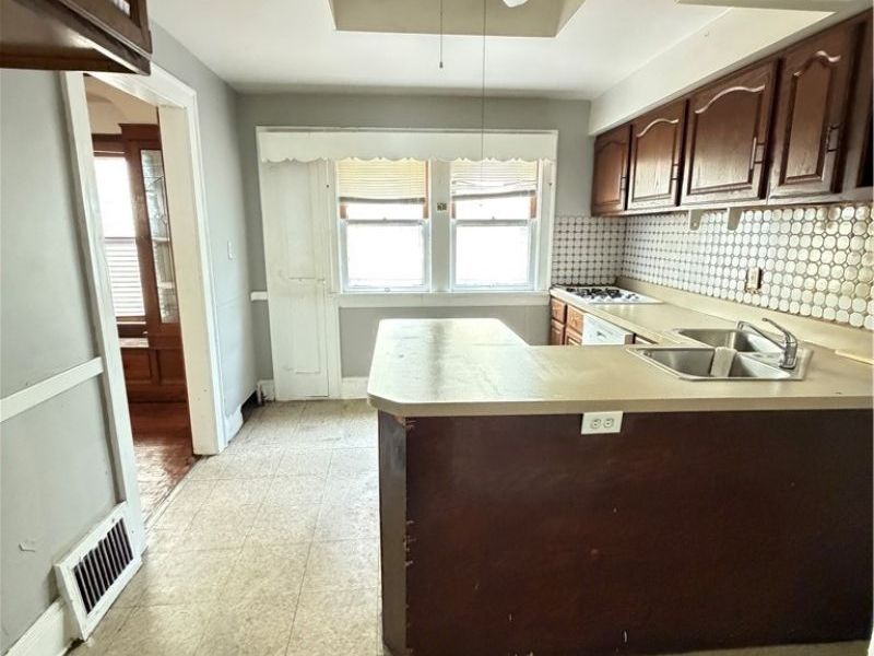 3544 E 110th Street, Cleveland, OH 44105 Photo 16