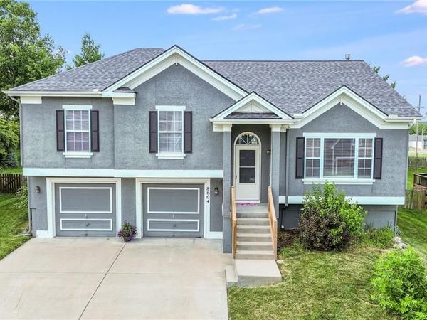 8604 NE 75TH Terrace, Kansas City, MO 64158