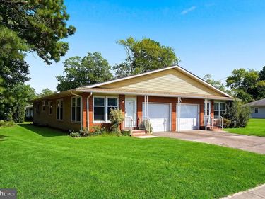 45 DOGWOOD ROAD, Unit 8, MANAHAWKIN, NJ 08050