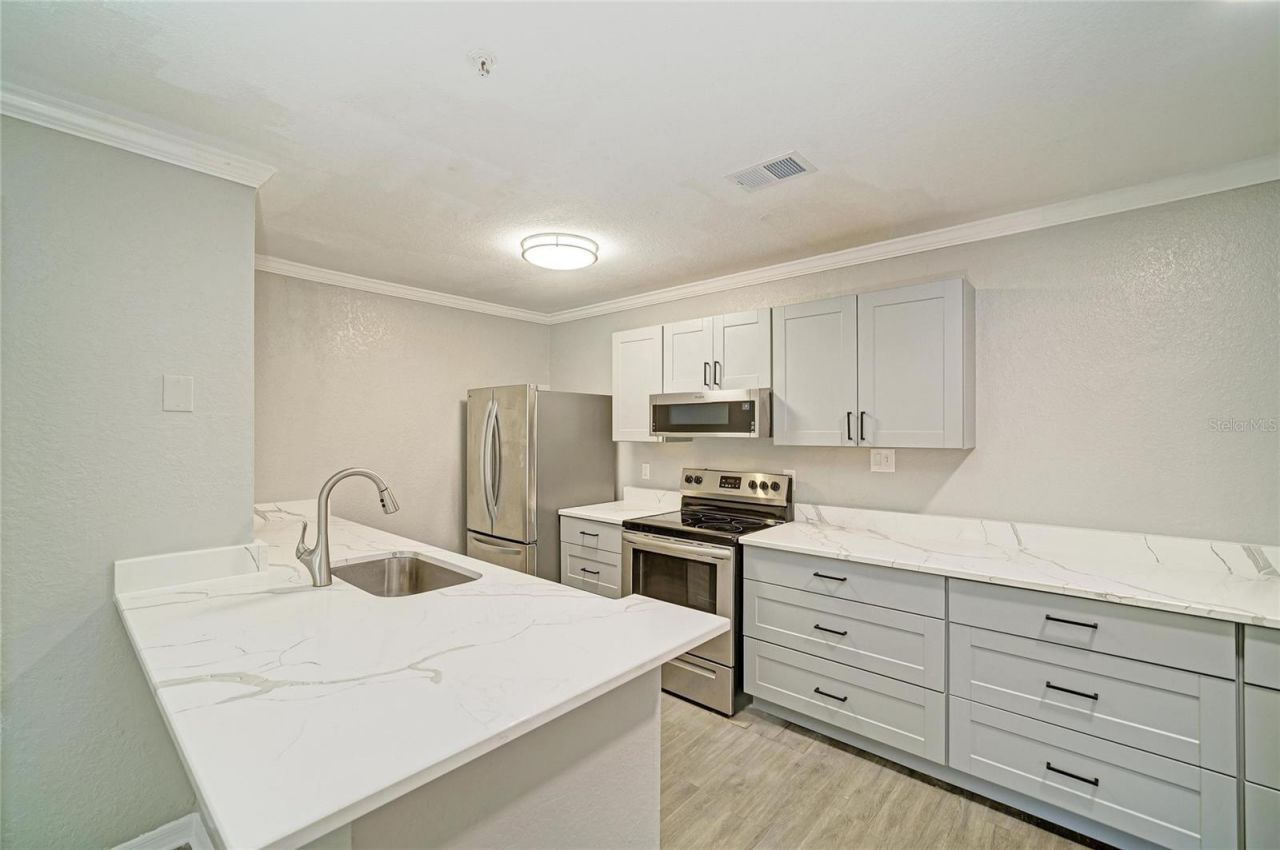 8932 Manor Loop , Unit 102, Bradenton, FL 34202 Photo