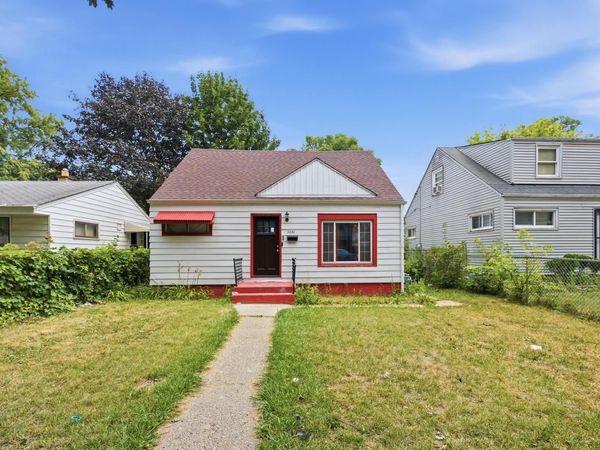 5830 N 66th STREET N, Milwaukee, WI 53218