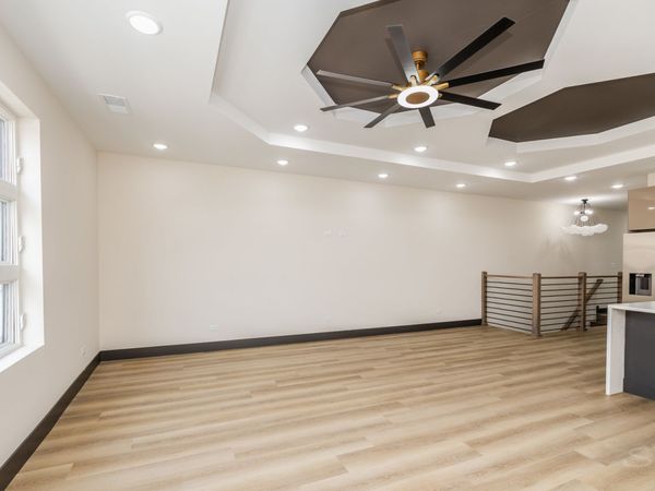 5643 S Prairie Avenue , Chicago, IL 60637