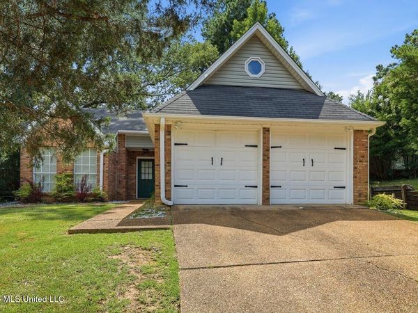 107 Huntington Hill Drive, Clinton, MS 39056